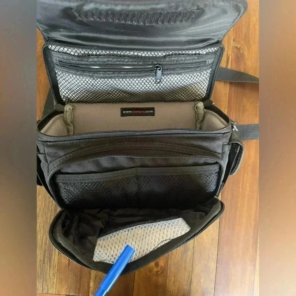 Lowepro edit 130 black camera case